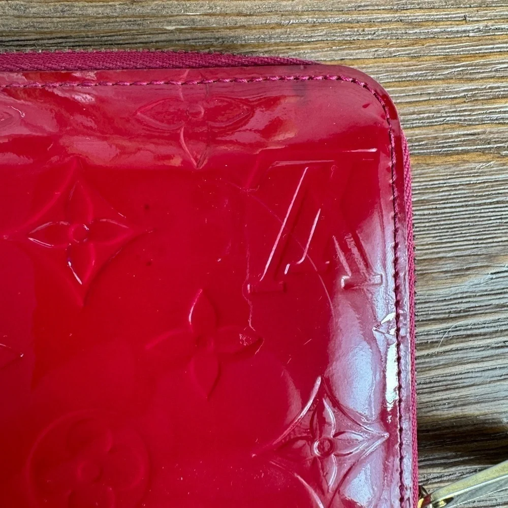 Louis Vuitton Vernis Monogram Zippy Wallet EUC